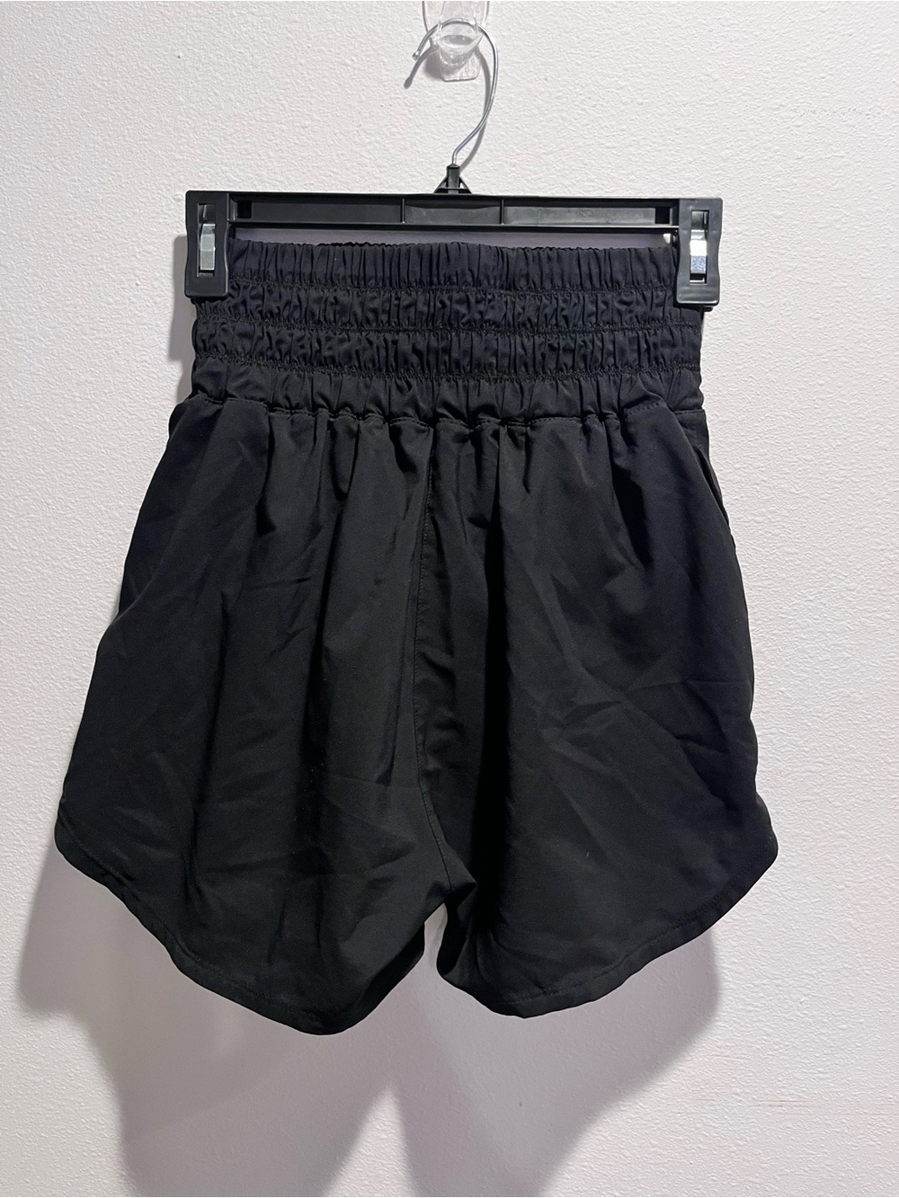 Nike One  Dri-FIT Ultra High-Waisted 3" Brief-Lined Shorts - Picture 5 of 6